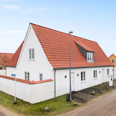 Amazing In With Kitchen Holiday home